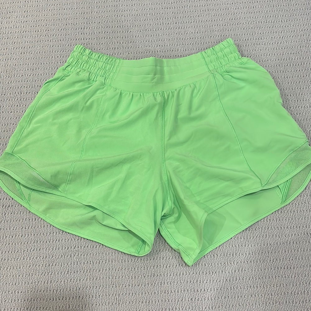 Lululemon Hotty Hot 4" HR Shorts